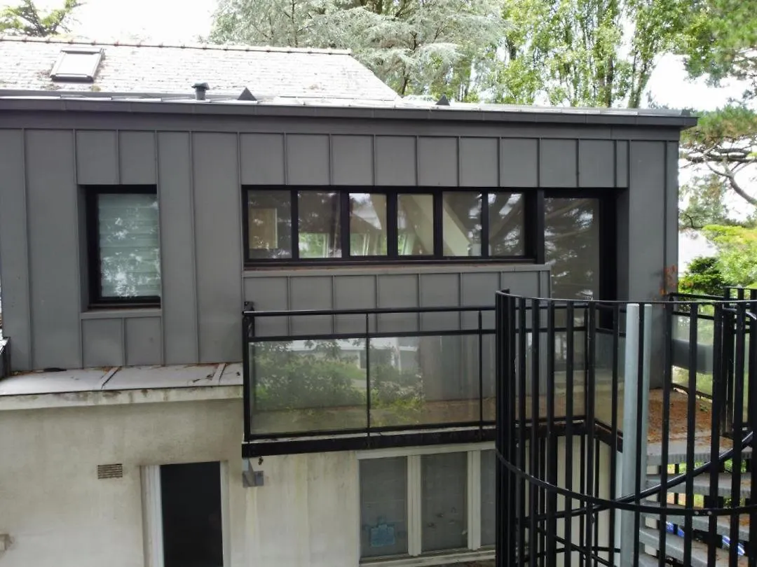 Lumineux appartement au milieu des arbres Lorient 0*,  France